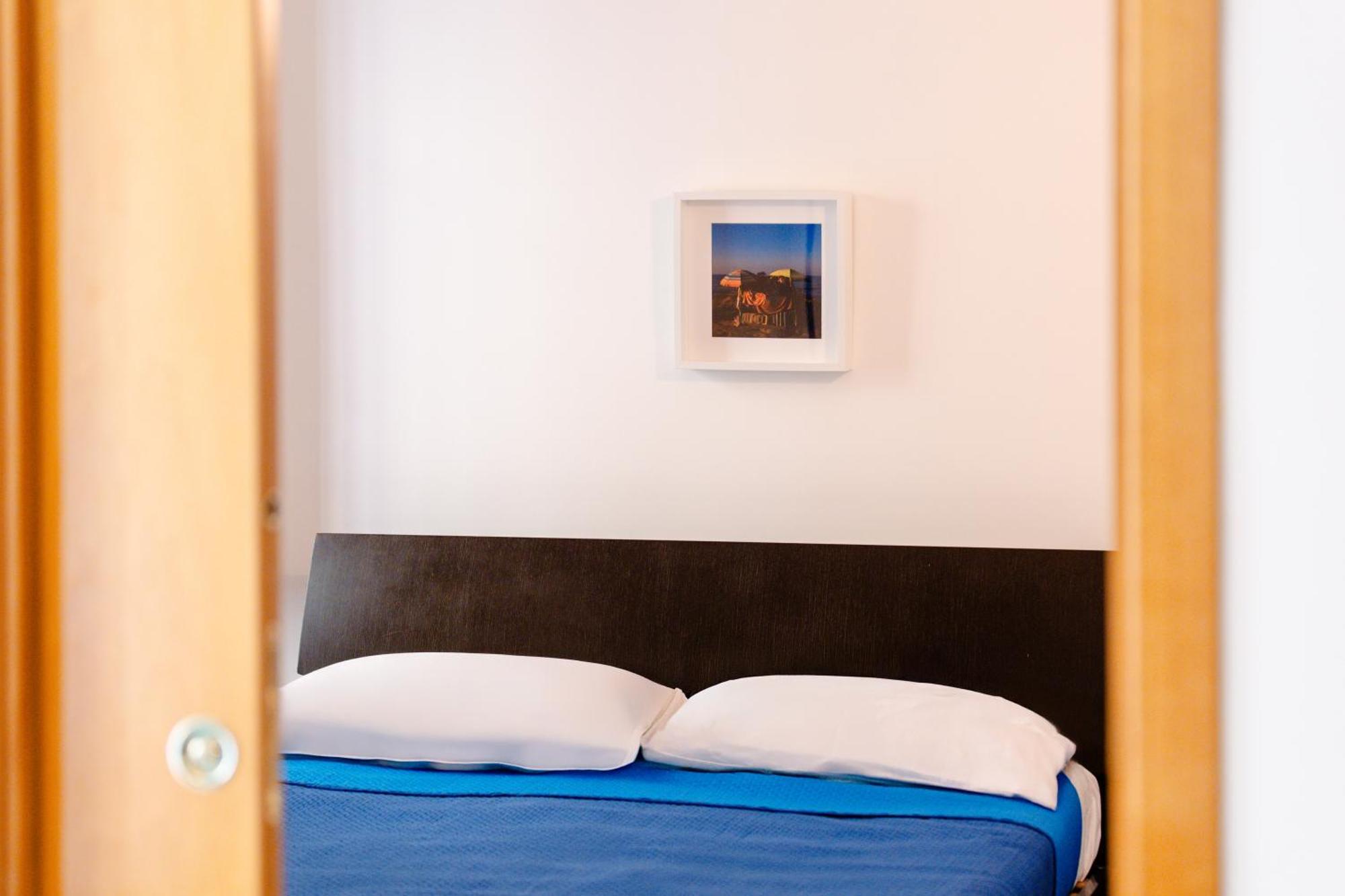 Mare Luna - Appartamento Nel Centro Storico Di Salernes Extérieur photo